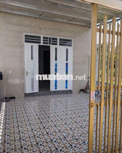 Bán nhà cấp 4 và lô đất bên cạnh. 
