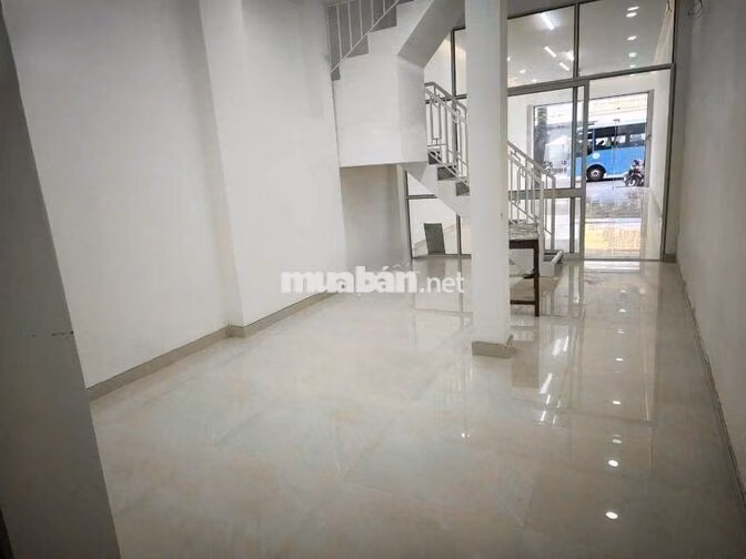 NGANG 4,8M - SỬ DỤNG HƠN 200M2 - MẶT TIỀN 140 ĐINH TIÊN HOÀNG, QUẬN 1