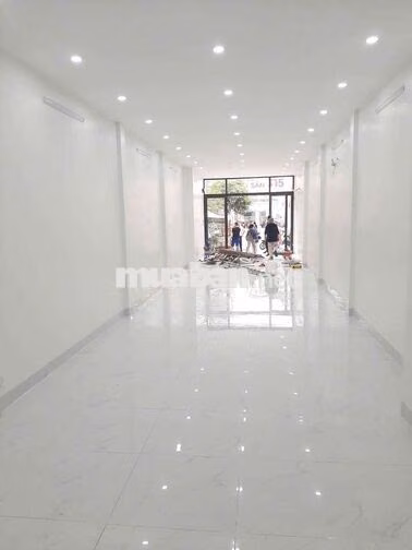 nhà mới xây mặt tiền Cách mạng tháng 8