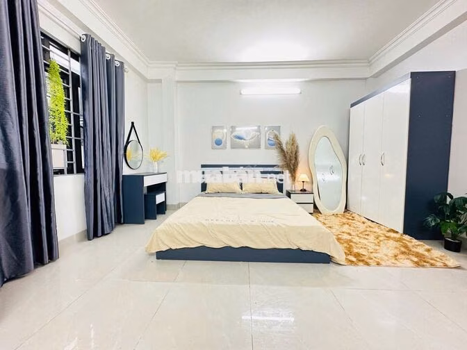 STUDIO BAN CÔNG CỬA SỔ MỚI SIÊU RỘNG NGAY NGÃ TƯ MAI DỊCH 