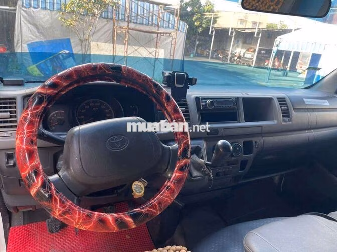 Toyota Hiace 2005 Tải Van 3 chỗ Trắng. máy dầu