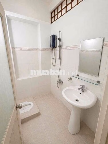BÁN NHÀ : 5M X30 M -  150M²  LÊ VĂN QUỚI NGAY NGÃ TƯ 4 XÃ – HẺM NHỰA 6