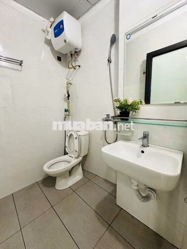 STUDIO BAN CÔNG CỬA SỔ MỚI SIÊU RỘNG NGAY NGÃ TƯ MAI DỊCH 