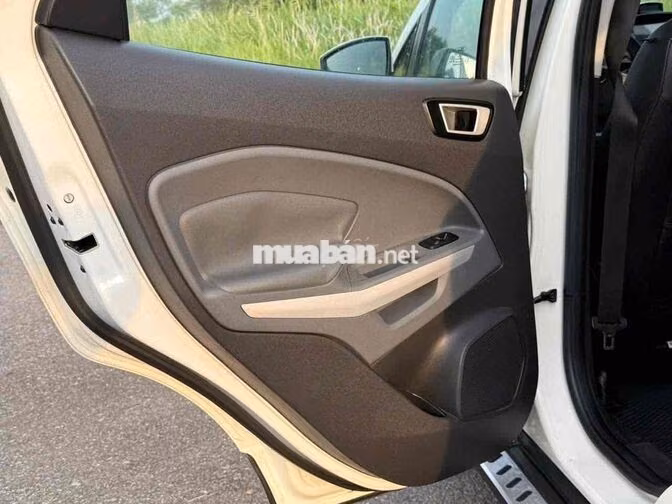 Ford EcoSport Titanium 2017 Trắng 84.000 km