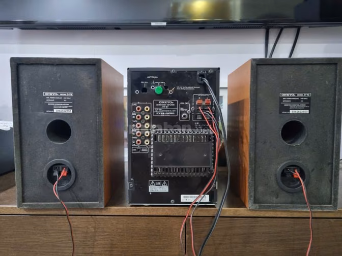Thanh lý đôi loa Onkyo D-V3 70W/thùng