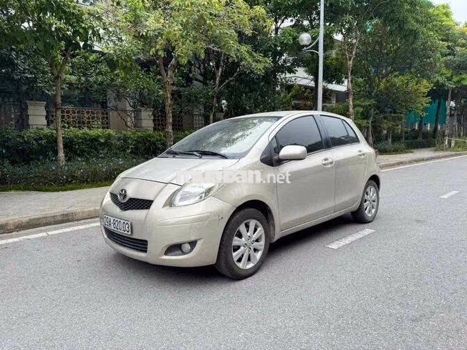 Toyota Yaris 2010 1.3AT Vàng Nhập Nhật 11 vạn km