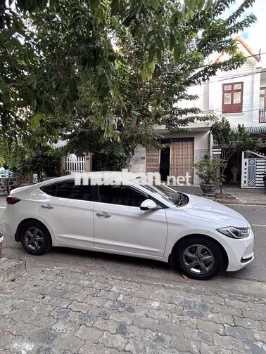 Hyundai Elantra 2018 Số sàn Trắng