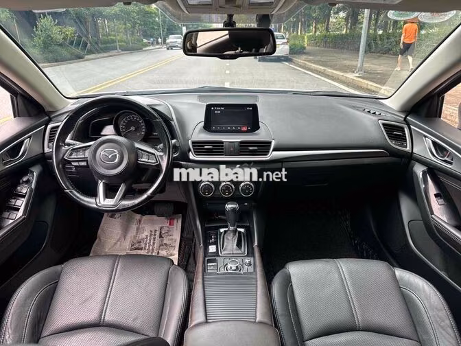 Mazda 3 2018 1.5AT Sedan Trắng 8 vạn Siêu Mới
