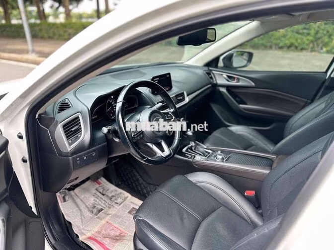Mazda 3 2018 1.5AT Sedan Trắng 8 vạn Siêu Mới