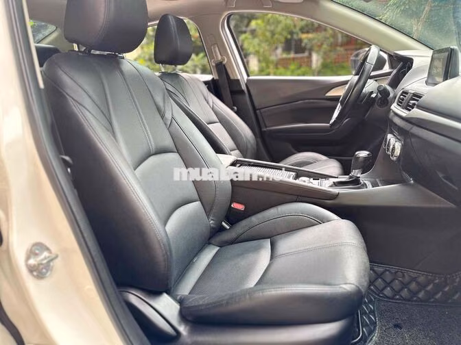Mazda 3 2018 1.5AT Sedan Trắng 8 vạn Siêu Mới