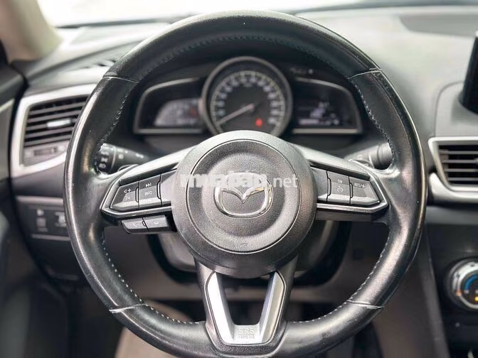 Mazda 3 2018 1.5AT Sedan Trắng 8 vạn Siêu Mới