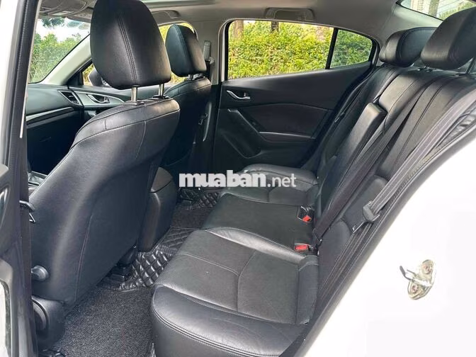 Mazda 3 2018 1.5AT Sedan Trắng 8 vạn Siêu Mới
