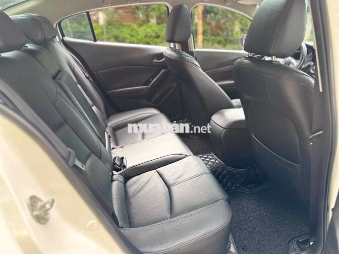 Mazda 3 2018 1.5AT Sedan Trắng 8 vạn Siêu Mới
