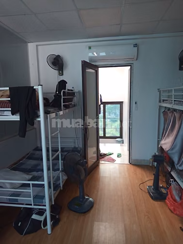 Nhà cho sinh viên Trường Kinh doanh và Công nghệ 