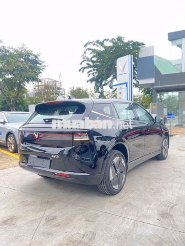 VinFast VF8 ALL NEW SUV điện màu Đen