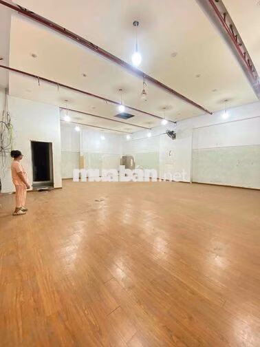 Cho thuê kho khu Bình Phú Q6 240m2-mặt tiền đường số DT 12 x 20- 40tr