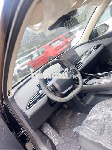 VinFast VF8 ALL NEW SUV điện màu Đen