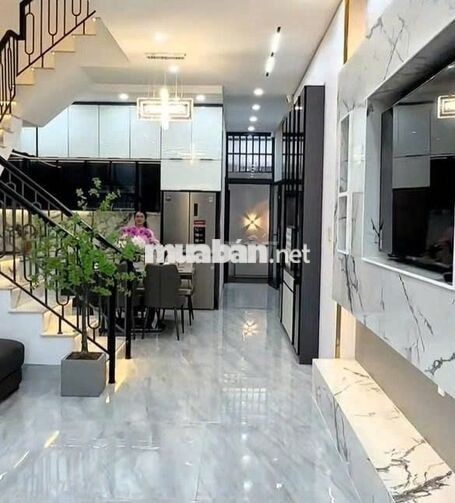 Cắt lỗ 500tr Nhà 1 trệt 1 lầu ngay Trung Tâm Tân Uyên, Sổ Trao Tay