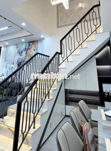 Cắt lỗ 500tr Nhà 1 trệt 1 lầu ngay Trung Tâm Tân Uyên, Sổ Trao Tay