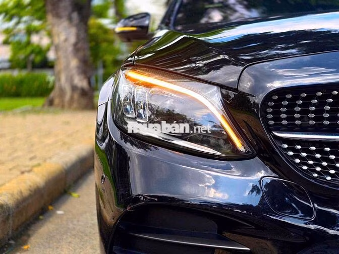 Mercedes C300 AMG 2021 Đen lướt nhẹ siêu đẹp