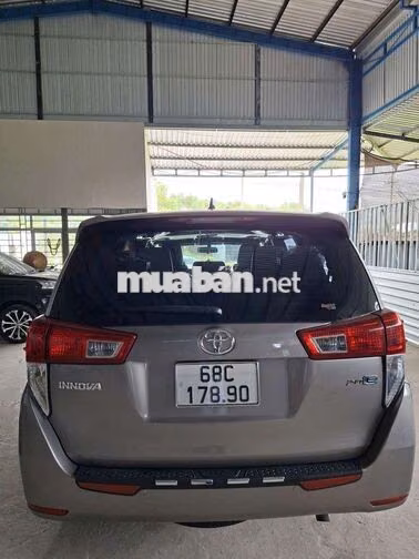 Toyota Innova 2018 Số sàn Xám