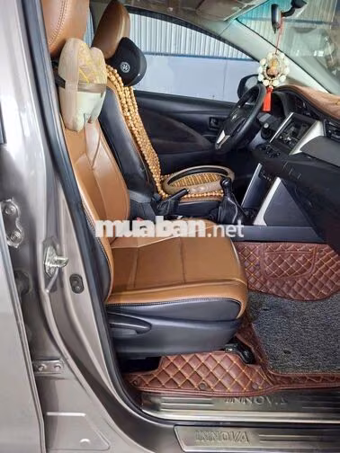 Toyota Innova 2018 Số sàn Xám