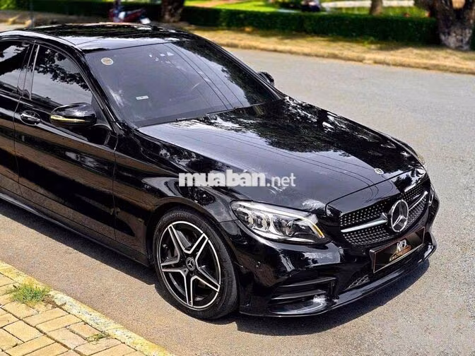 Mercedes C300 AMG 2021 Đen lướt nhẹ siêu đẹp