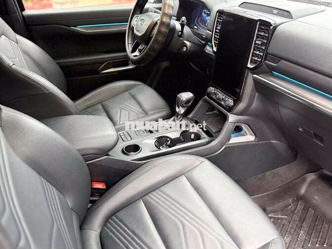 Ford Everest Titanium 4x2 2024 Nâu 22.000 km