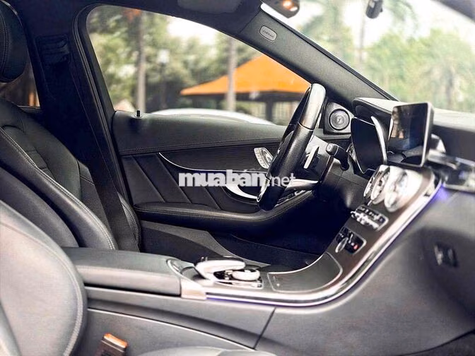 Mercedes C300 AMG 2021 Đen lướt nhẹ siêu đẹp