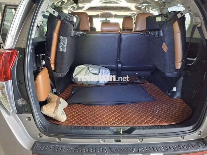 Toyota Innova 2018 Số sàn Xám