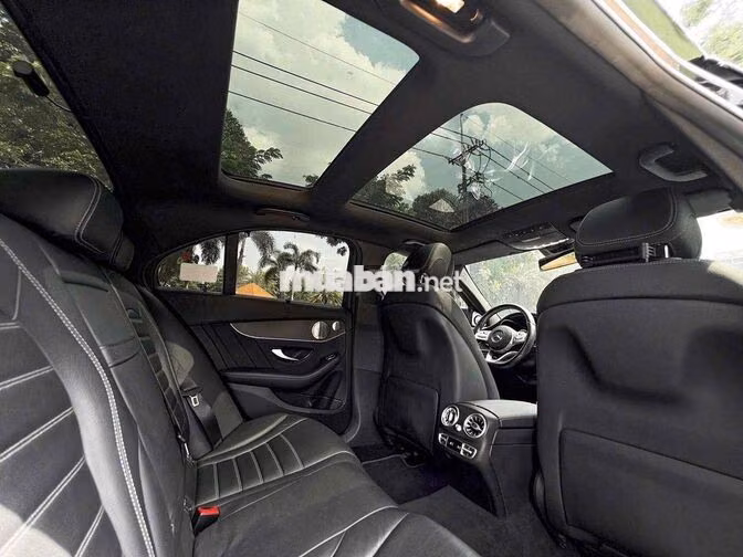 Mercedes C300 AMG 2021 Đen lướt nhẹ siêu đẹp