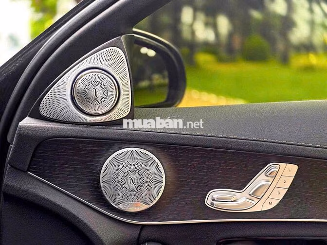 Mercedes C300 AMG 2021 Đen lướt nhẹ siêu đẹp