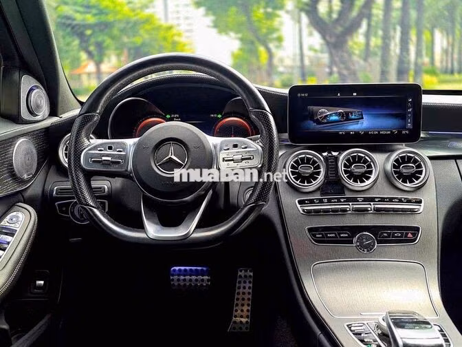 Mercedes C300 AMG 2021 Đen lướt nhẹ siêu đẹp
