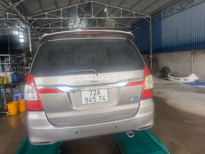 Toyota Innova 7 chỗ Bạc