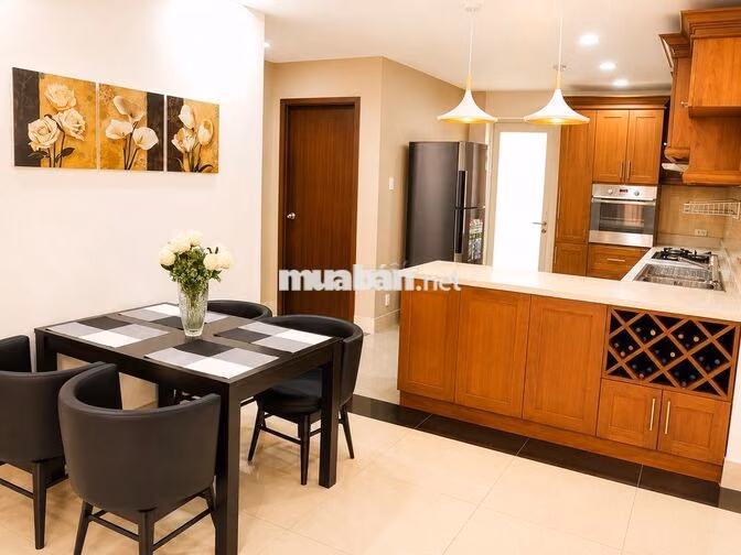 Hùng Vương Plaza - 132m² (3PN, 3WC) - Full Nội Thất - Có Slot Ô Tô 