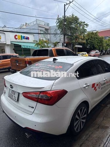 KIA K3 2.0 AT Số tự động 130000 km Trắng