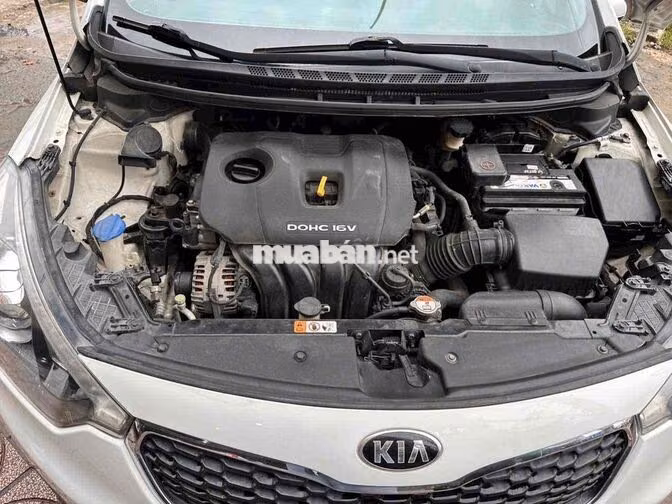 KIA K3 2.0 AT Số tự động 130000 km Trắng