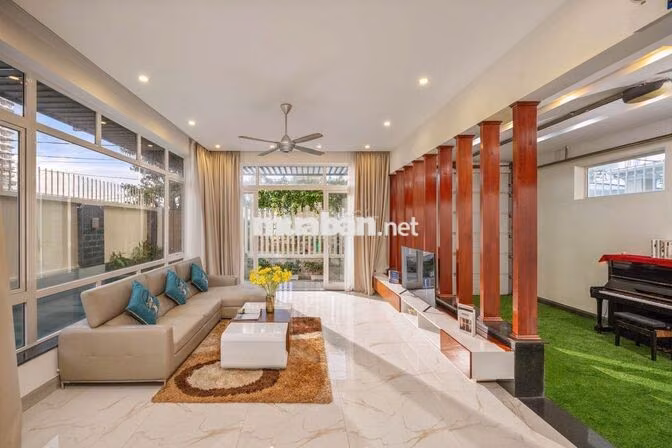 Cho thuê nhà 5 ngủ, bể bơi, gần biển mỹ khê