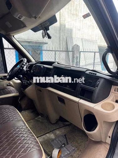 Ford Transit SX 2015 6 chỗ Bạc