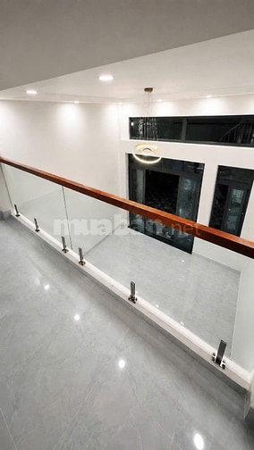 Nhà mới Cách Mạng Tháng Tám, QUẬN 10, 6 x 16m (95 m2), giá 8.9 tỷ