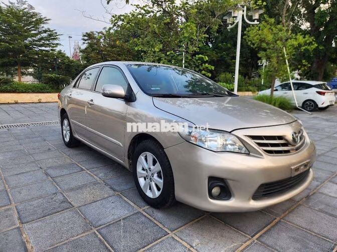Toyota Altis 1.8 2012 Vàng cát