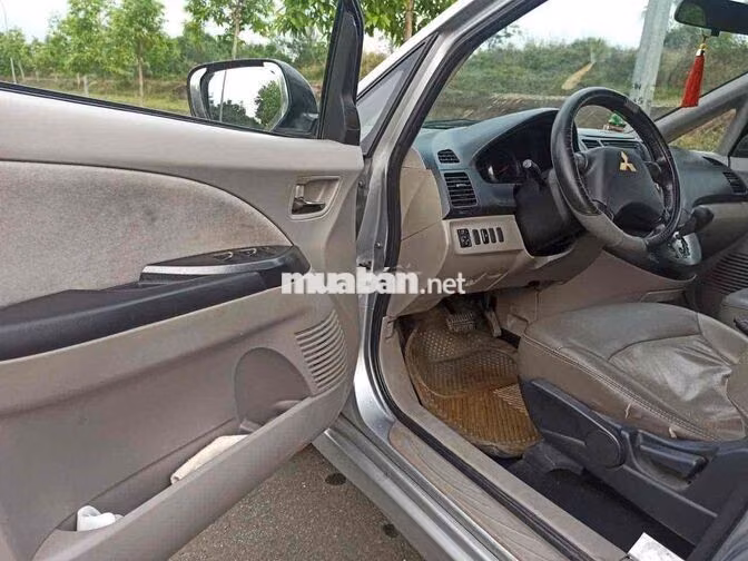 Mitsubishi Grandis SX 2.0 Bạc