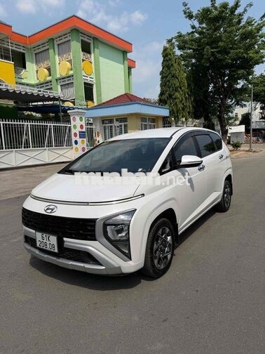 Hyundai Stargazer 1.5 Đặc Biệt 2022 Trắng 7 chỗ