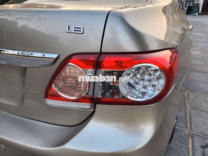 Toyota Altis 1.8 2012 Vàng cát