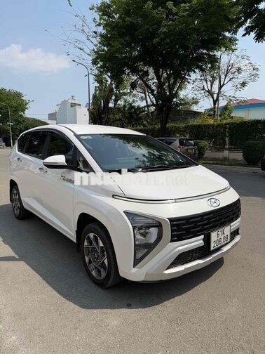 Hyundai Stargazer 1.5 Đặc Biệt 2022 Trắng 7 chỗ