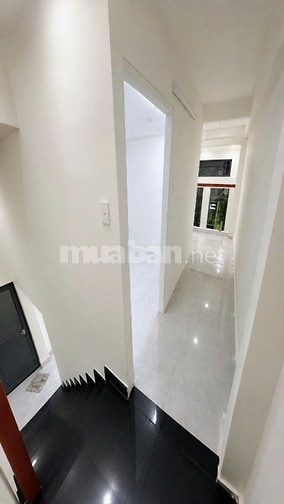 Nhà mới Cách Mạng Tháng Tám, QUẬN 10, 6 x 16m (95 m2), giá 8.9 tỷ