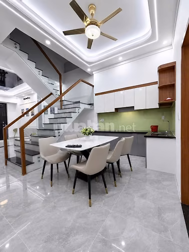 CHÍNH CHỦ GỬI NHÀ TRỆT LẦU CUỐI ĐƯỜNG ĐỒNG KHỞI
