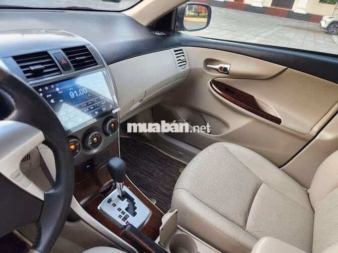 Toyota Altis 1.8 2012 Vàng cát
