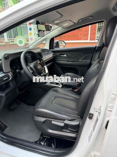 Hyundai Stargazer 1.5 Đặc Biệt 2022 Trắng 7 chỗ