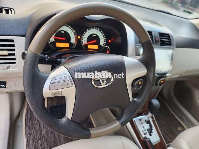 Toyota Altis 1.8 2012 Vàng cát